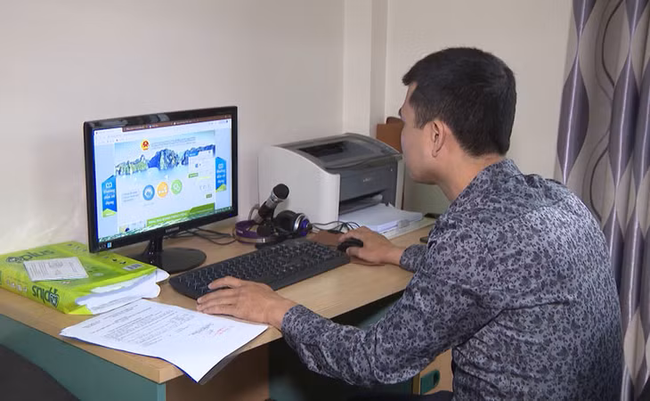 Hiện nhiều người dân đã tự thực hiện nộp TTHC qua dịch vụ công trực tuyến tại nhà.