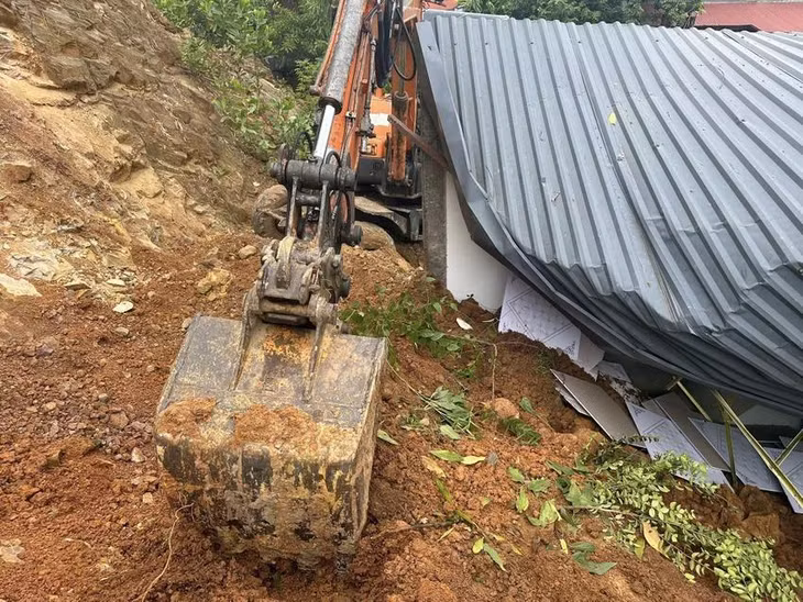 Hiện trường vụ sạt lở đất ở Vĩnh Phúc khiến 2 người tử vong. Ảnh CTV