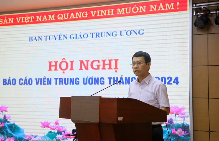 Đồng chí Nguyễn Hồng Dương, Ủy viên Ban Thường vụ, Trưởng ban Tuyên giáo Tỉnh uỷ định hướng công tác tuyên truyền trên địa bàn tỉnh trong thời gian tới.