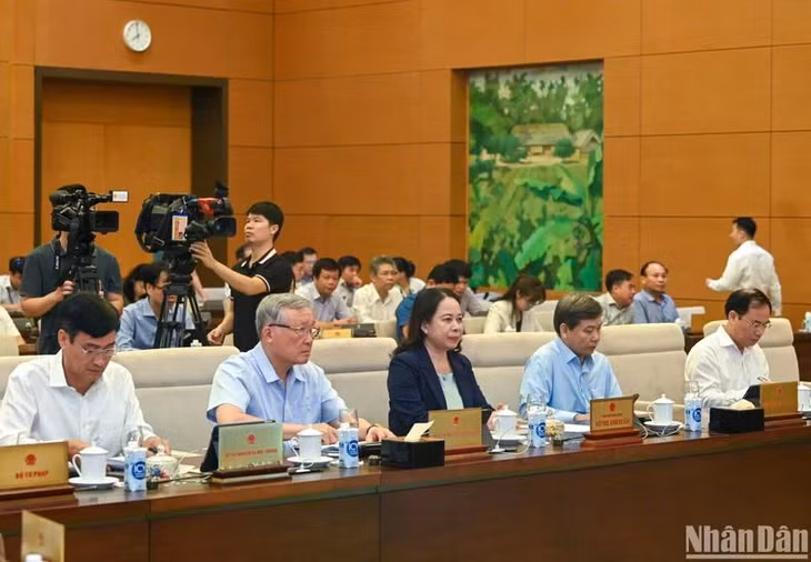 Các đại biểu dự phiên họp. (Ảnh: DUY LINH)