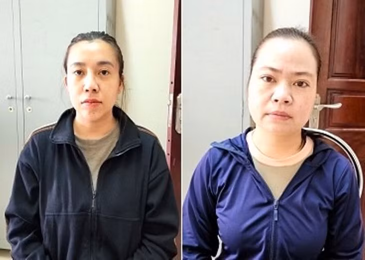 Phùng Thị Ngọc Hiền (trái) và Nguyễn Thị Lệ Thương tại cơ quan công an. Ảnh: Công an tỉnh Gia Lai