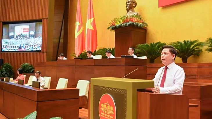 Bí thư Đảng ủy Khối các cơ quan Trung ương Nguyễn Văn Thể phát biểu tại hội thảo.(Ảnh: DUY LINH)