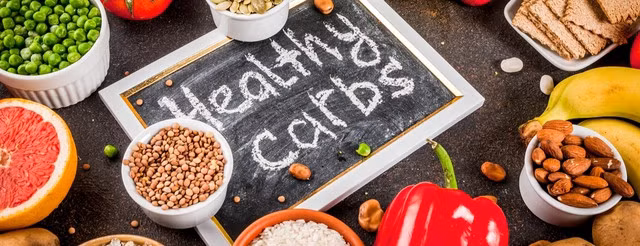 Carbs phức hợp có trong rau củ, các loại hạt là loại carbs lành mạnh, tốt cho sức khỏe.