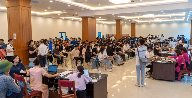Khu vực nhập học khối ngành du lịch "kín chỗ".