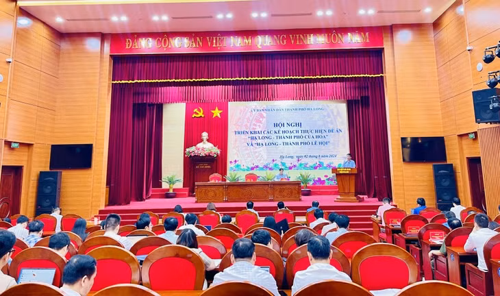 Đồng chí Nguyễn Tiến Dũng, Chủ tịch UBND thành phố phát biểu tại hội nghị.