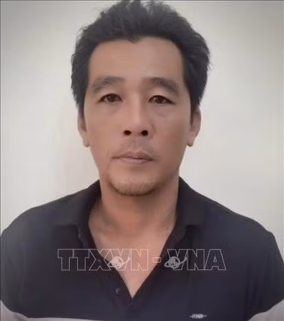 Nghi phạm Đỗ Văn An được cho là chủ mưu của băng trộm, cướp vừa bị công an tạm giữ hình sự. Ảnh: TTXVN phát