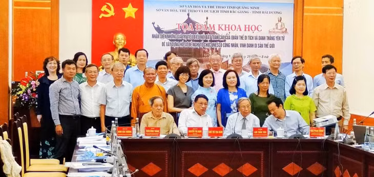 Ông Nguyễn Trần Trương (hàng thứ 2, ngoài cùng bên phải) tham gia Tọa đàm khoa học nhận diện những giá trị tiêu biểu nổi bật của Quần thể Di tích và Danh thắng Yên Tử, do Sở VHTT tổ chức năm 2020.
