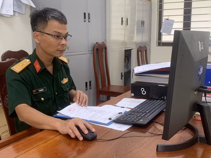 Thiếu tá Lê Thanh Hải, nhân viên Chính trị, Ban CHQS TX Quảng Yên.