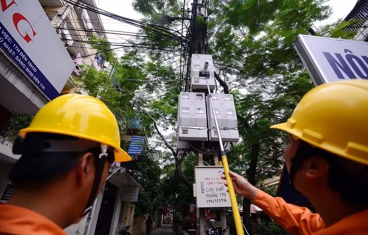 Sáng 21/8, Bộ trưởng Công Thương Nguyễn Hồng Diên tiếp tục trả lời chất vấn về vấn đề giá điện. Ảnh: Lê Hiếu.
