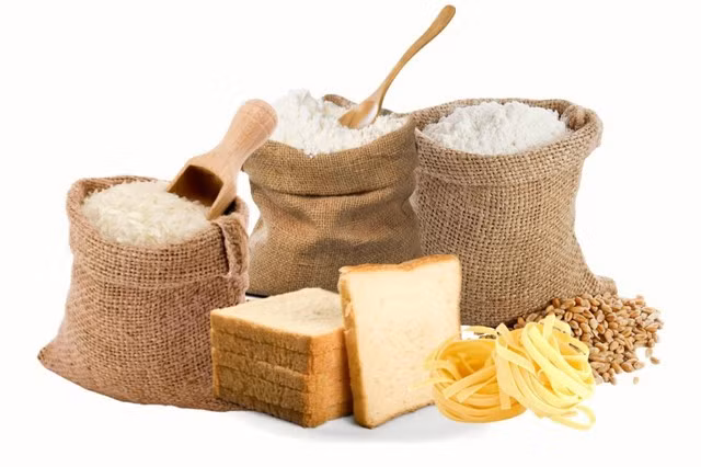 Ngũ cốc tinh chế chứa ít chất xơ làm tăng nhanh đường huyết và có thể dẫn đến tăng cân nếu ăn quá nhiều.