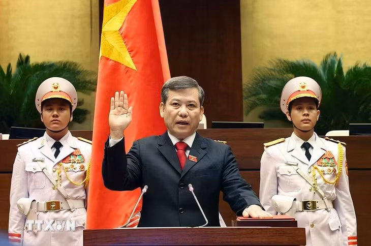 Chánh án Toà án nhân dân tối cao Lê Minh Trí tuyên thệ nhậm chức. (Ảnh: Dương Giang/TTXVN)