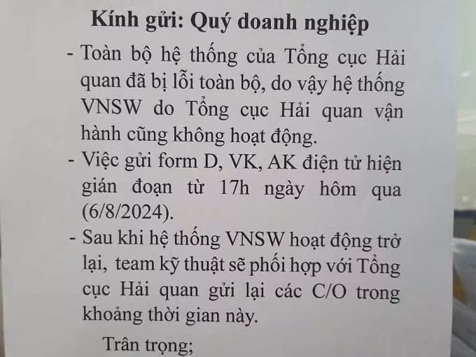 Thông báo tại Phòng Quản lý Xuất nhập khẩu (Bộ Công Thương) về sự cố của hải quan. Ảnh: Doanh nghiệp cung cấp