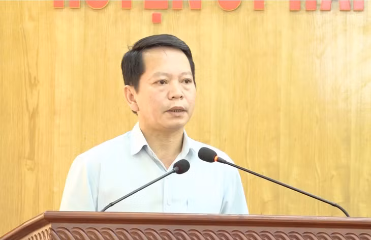 Đồng chí Nguyễn Kim Anh, Tỉnh ủy viên, Bí thư Huyện ủy Hải Hà phát biểu chỉ đạo tại hội nghị.