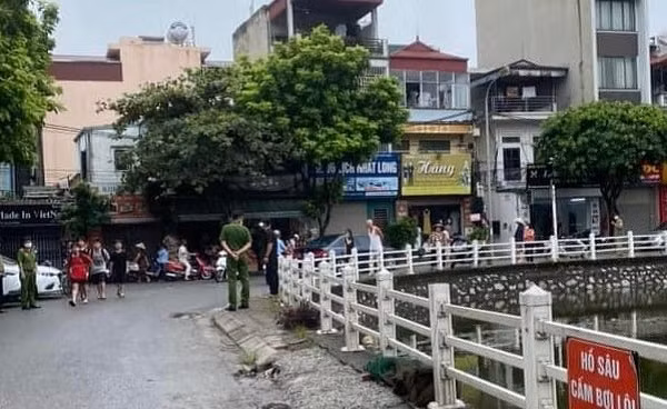 Hồ điều hòa phường Sài Đồng, quận Long Biên, nơi phát hiện vụ việc.