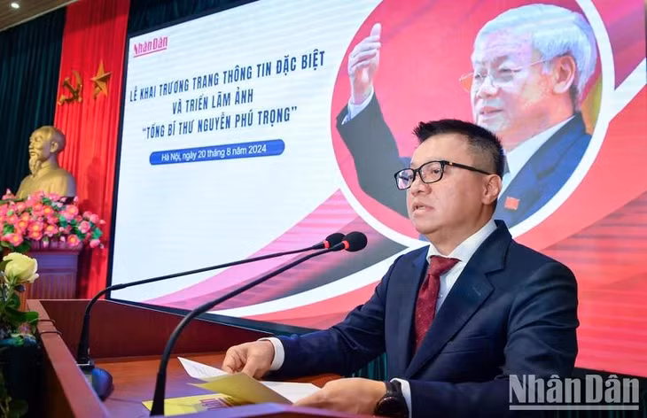 Đồng chí Lê Quốc Minh, Ủy viên Trung ương Đảng, Tổng Biên tập Báo Nhân Dân, Phó trưởng Ban Tuyên giáo Trung ương, Chủ tịch Hội Nhà báo Việt Nam phát biểu tại Lễ khai trương. (Ảnh: THÀNH ĐẠT)