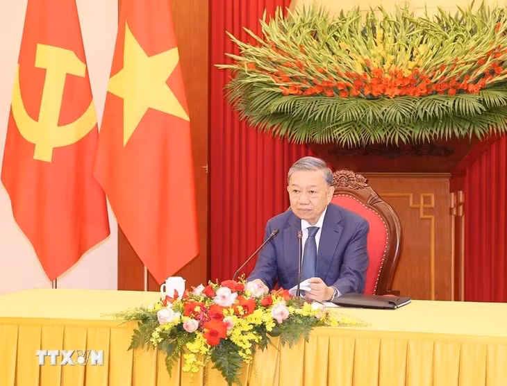 Tổng Bí thư, Chủ tịch nước Tô Lâm điện đàm với Tổng thống Liên bang Nga Vladimir Putin. (Ảnh: Trí Dũng/TTXVN)