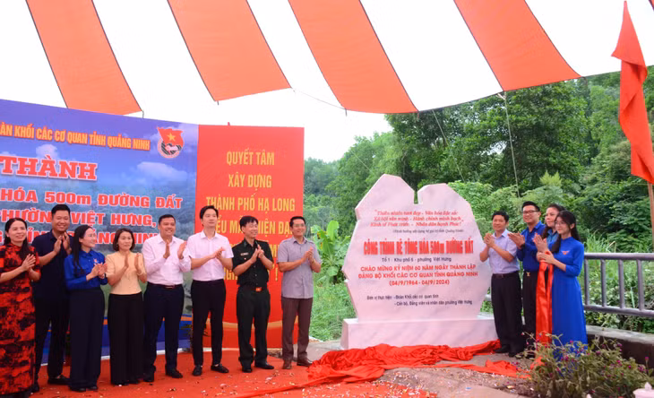 Gắn biển công trình