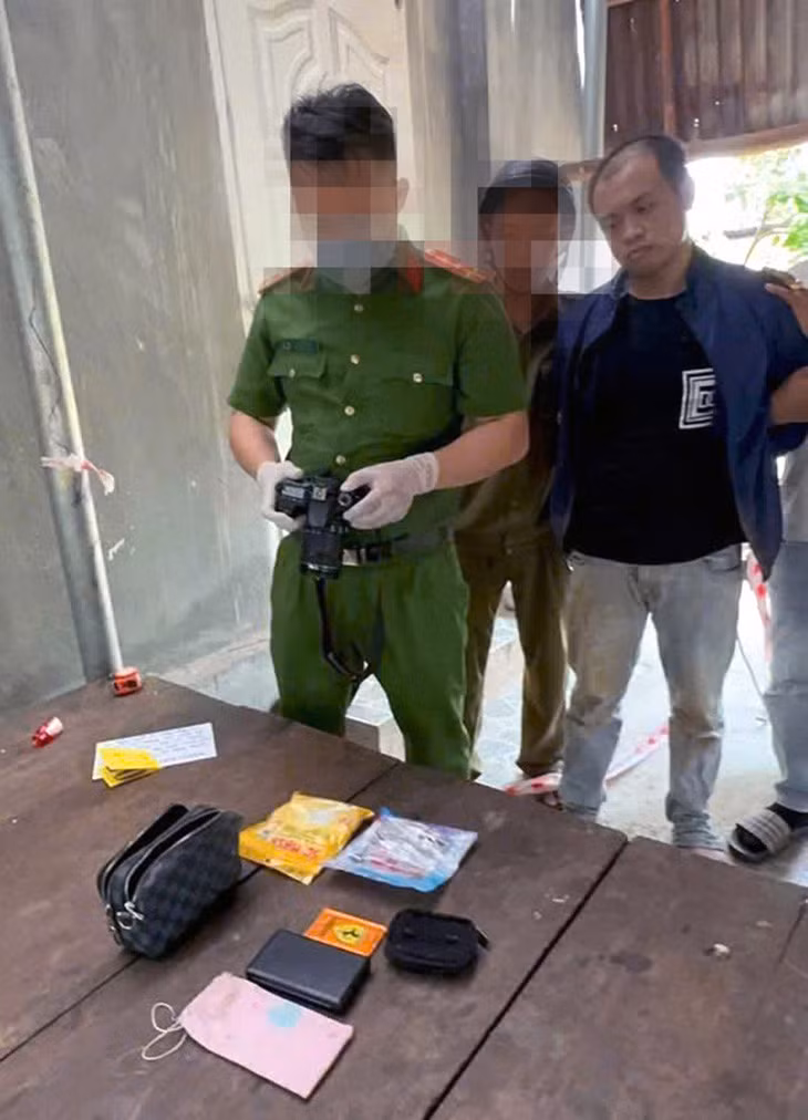 Trần Ngọc Oanh bị bắt giữ để điều tra về các tội danh: Vận chuyển ma túy trái phép, chống người thi hành công vụ, tàng trữ và sử dụng vũ khí quân dụng - Ảnh: A.B.