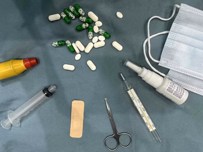 Một số loại thuốc có thể gây triệu chứng chóng mặt. Ảnh: Anh Chi