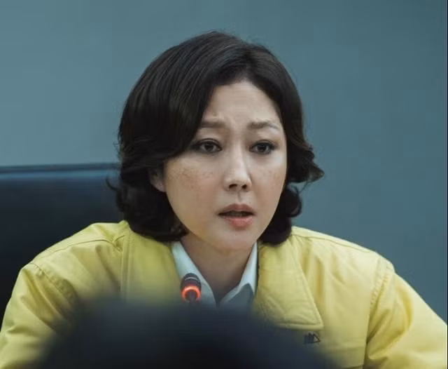 Yum Jung Ah vào vai thị trưởng trong bộ phim truyền hình No Way Out: The Roulette.