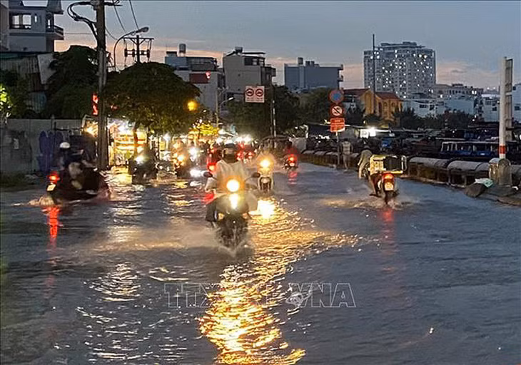 Tây Nguyên và Nam Bộ có mưa dông vào chiều tối. Ảnh: TTXVN