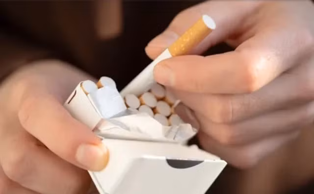 Tăng thuế để giảm người hút thuốc lá - Ảnh 1.