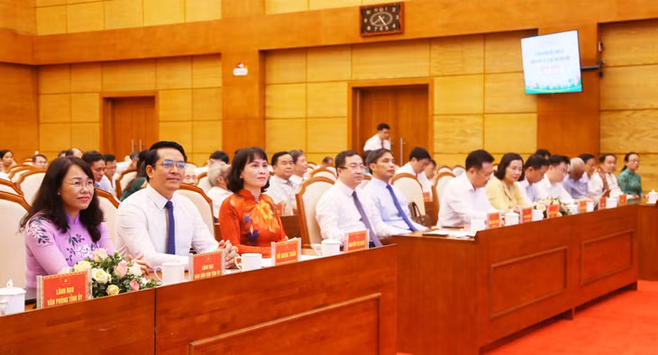 Các đại biểu dự hội nghị.