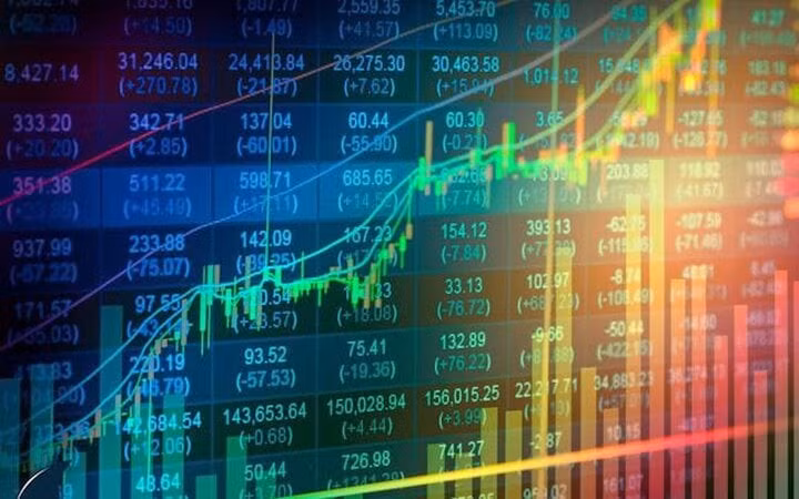 Chứng khoán hồi phục mạnh mẽ sau phiên lao dốc. (Ảnh minh họa: VnEconomy)