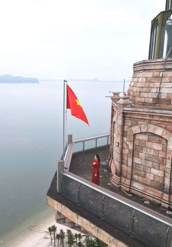 Tổ hợp vui chơi, giải trí Ngọn hải đăng (phường Bãi Cháy).