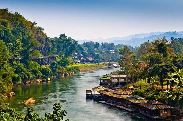 Kanchanaburi là một tỉnh miền núi thanh bình, nằm bên dòng sông Kwai thơ mộng ở miền tây Thái Lan.