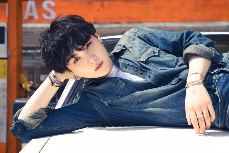 Fan lo lắng bê bối của Suga khiến BTS tái xuất khó khăn sau khi hoàn thành nghĩa vụ quân sự.