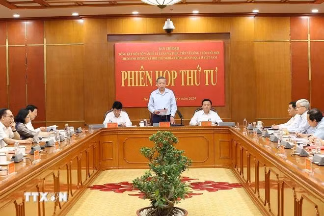 Tổng Bí thư, Chủ tịch nước Tô Lâm phát biểu kết luận phiên họp. (Ảnh: Trí Dũng/TTXVN)