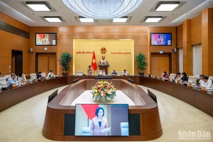 Quang cảnh phiên họp. (Ảnh: DUY LINH)