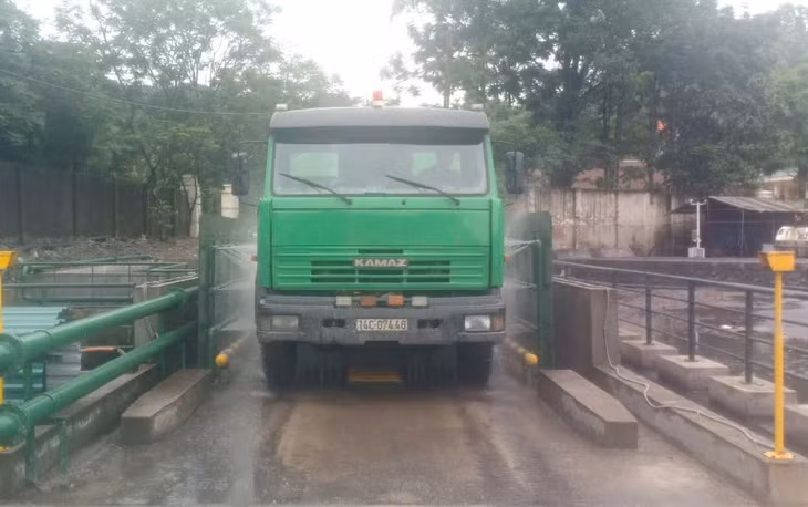 Trạm rửa xe tự động Công ty CP Than Hà Tu hoạt động hiệu quả.