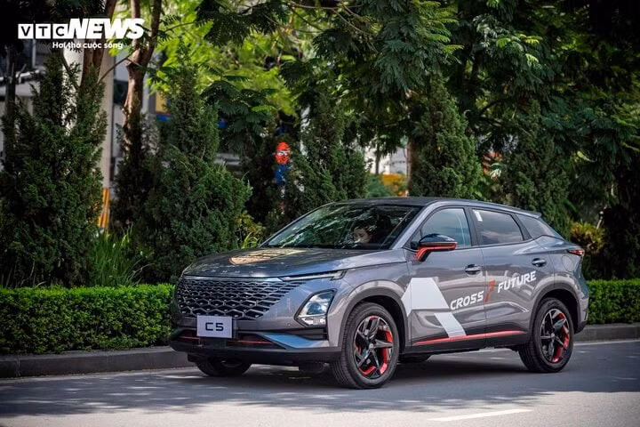 Omoda C5 có thiết kế ngoại thất trẻ trung, hiện đại và mang hơi hướng tương lai.