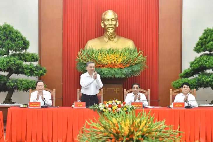 Tổng Bí thư, Chủ tịch nước Tô Lâm và các đồng chí Lãnh đạo Đảng, Nhà nước chủ trì Hội nghị gặp mặt các đồng chí lãnh đạo, nguyên lãnh đạo Đảng, Nhà nước. (Ảnh: Đăng Khoa)