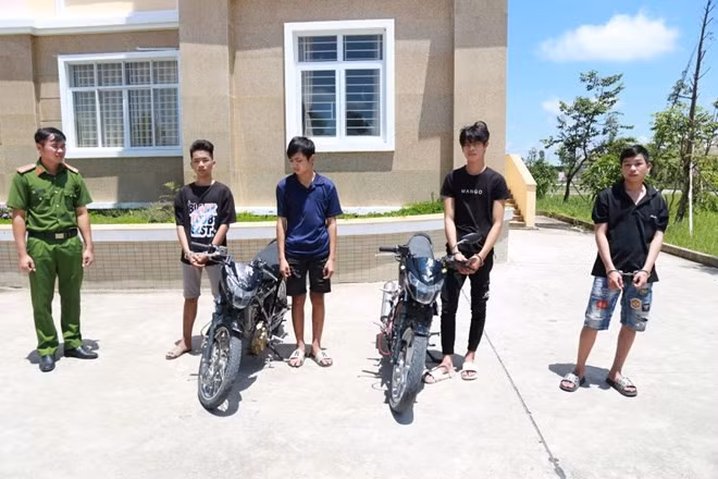 Công an huyện Mỹ Tú (Sóc Trăng) tạm giữ 4 đối tượng để điều tra về hành vi cướp tài sản. Ảnh: Công an tỉnh Sóc Trăng
