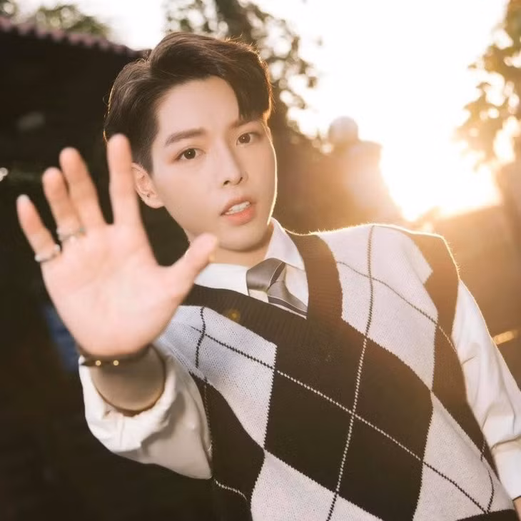 Đức Phúc - quán quân Giọng hát Việt cũng chưa thể nổi bật ở Anh trai say hi. Ảnh: Nhà sản xuất