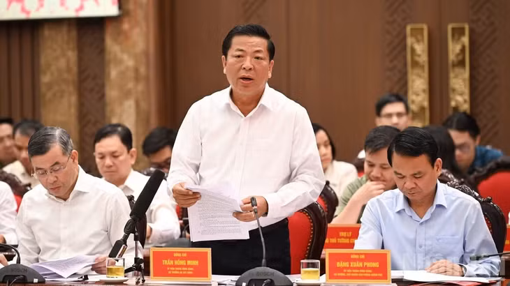 Bộ trưởng Xây dựng Trần Hồng Minh phát biểu ý kiến tại cuộc làm việc. (Ảnh: Trần Hải)