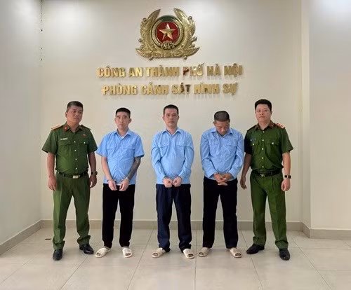 Nhóm Ngọc "Sùi" bị cáo buộc cưỡng đoạt 6,8 tỉ đồng của chủ khách sạn. Ảnh: CAHN