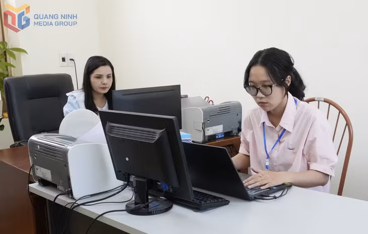 Sau gần một năm hoạt động, thông qua các lớp tập huấn, bồi dưỡng chuyên môn, thực tiễn công việc, năng lực của đội ngũ cán bộ phường Hà Lầm được nâng lên rõ rệt.&nbsp;