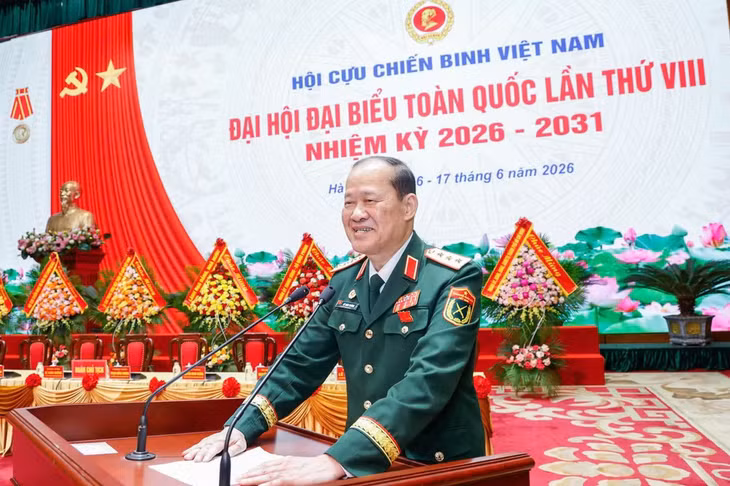 Thượng tướng Bế Xuân Trường, Phó Chủ tịch Ủy ban Trung ương Mặt trận Tổ quốc Việt Nam, Bí thư Đảng ủy, Chủ tịch Hội Cựu chiến binh Việt Nam phát biểu khai mạc phiên thứ nhất.