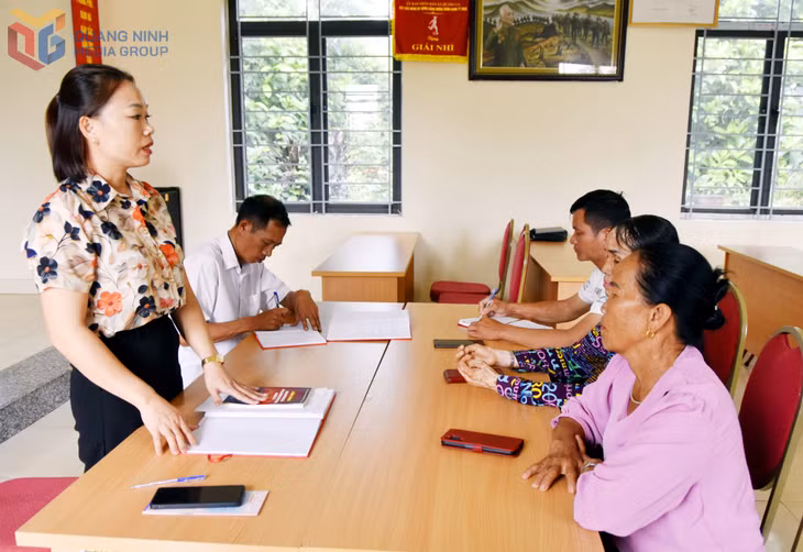 Phong trào xây dựng “Gia đình văn hóa” ở xã Quảng La và nhiều địa phương trong tỉnh được triển khai rộng khắp, với sự tham gia tích cực của cán bộ cơ sở.
