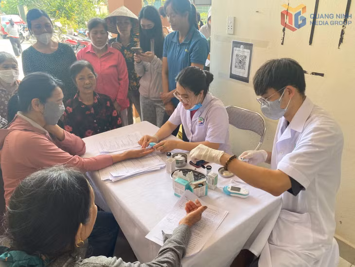 Trạm Y tế xã Quảng Đức triển khai kế hoạch khám sức khỏe định kỳ, khám sàng lọc miễn phí cho nhân dân trên địa bàn xã.