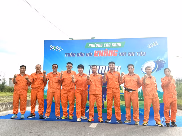 Đoàn VĐV Công ty rạng rỡ sau khi hoàn thành đường chạy.
