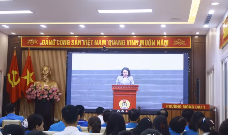 Đồng chí Võ Thị Ánh Xuân, Bí thư Trung ương Đảng, Phó Chủ tịch nước CHXHCN Việt Nam, Phó Chủ tịch thứ nhất Hội đồng Thi đua - Khen thưởng Trung ương phát biểu tại lễ phát động.