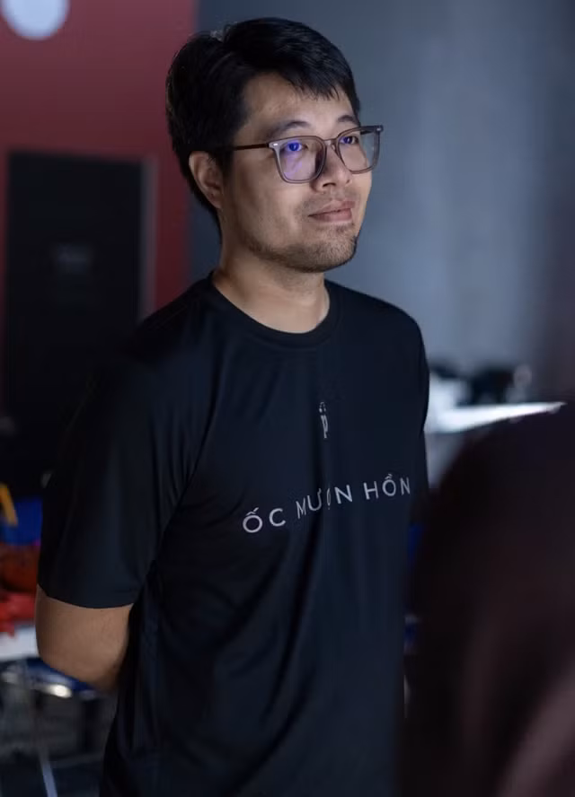 Đạo diễn Đinh Tuấn Vũ - Ảnh: NSX