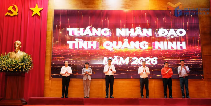 Lãnh đạo tỉnh cùng lãnh đạo sở, ban, ngành tỉnh tham gia phát động Tháng nhân đạo năm 2026.