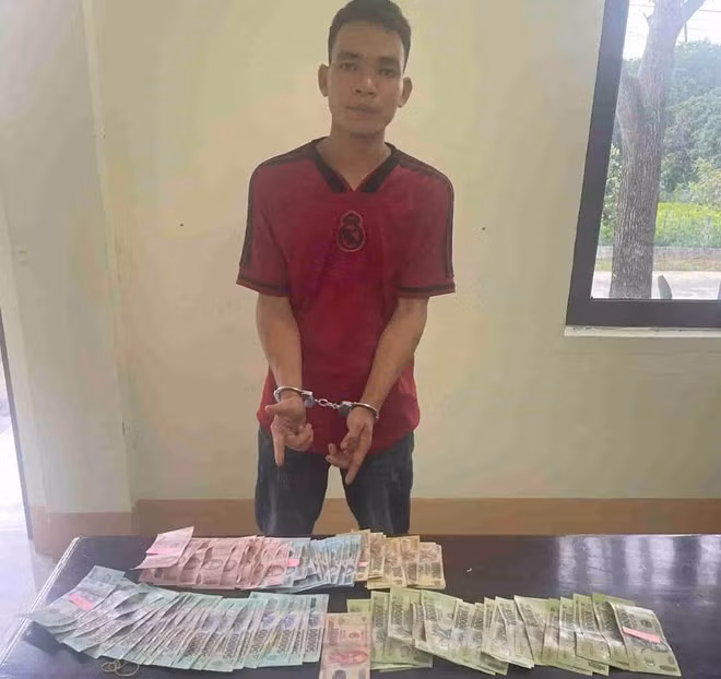 Đối tượng A.T cùng tang vật vụ trộm cắp. Ảnh: ĐVCC