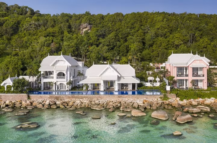 JW Marriott Phu Quoc Emerald Bay Resort cũng được xướng tên trong hạng mục Những khu nghỉ dưỡng biển đảo tốt nhất.